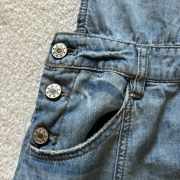 ♥️… Free People Savannah Chambray Denim Blue Overall Mini Dress - Picture 6 of 10